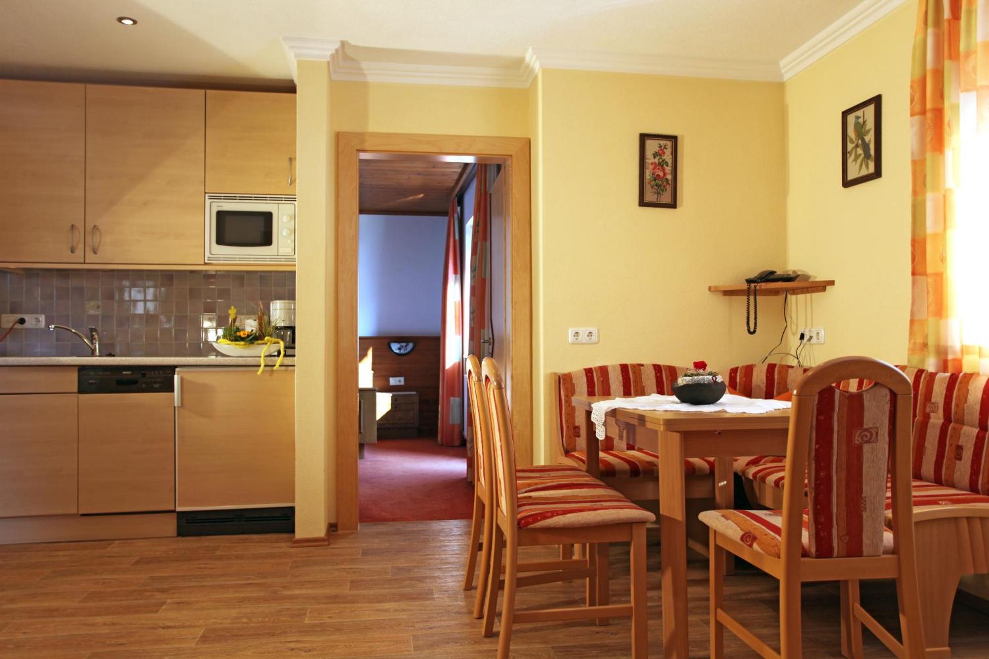 Haus Helga Hotel คัพเพิล ภายนอก รูปภาพ