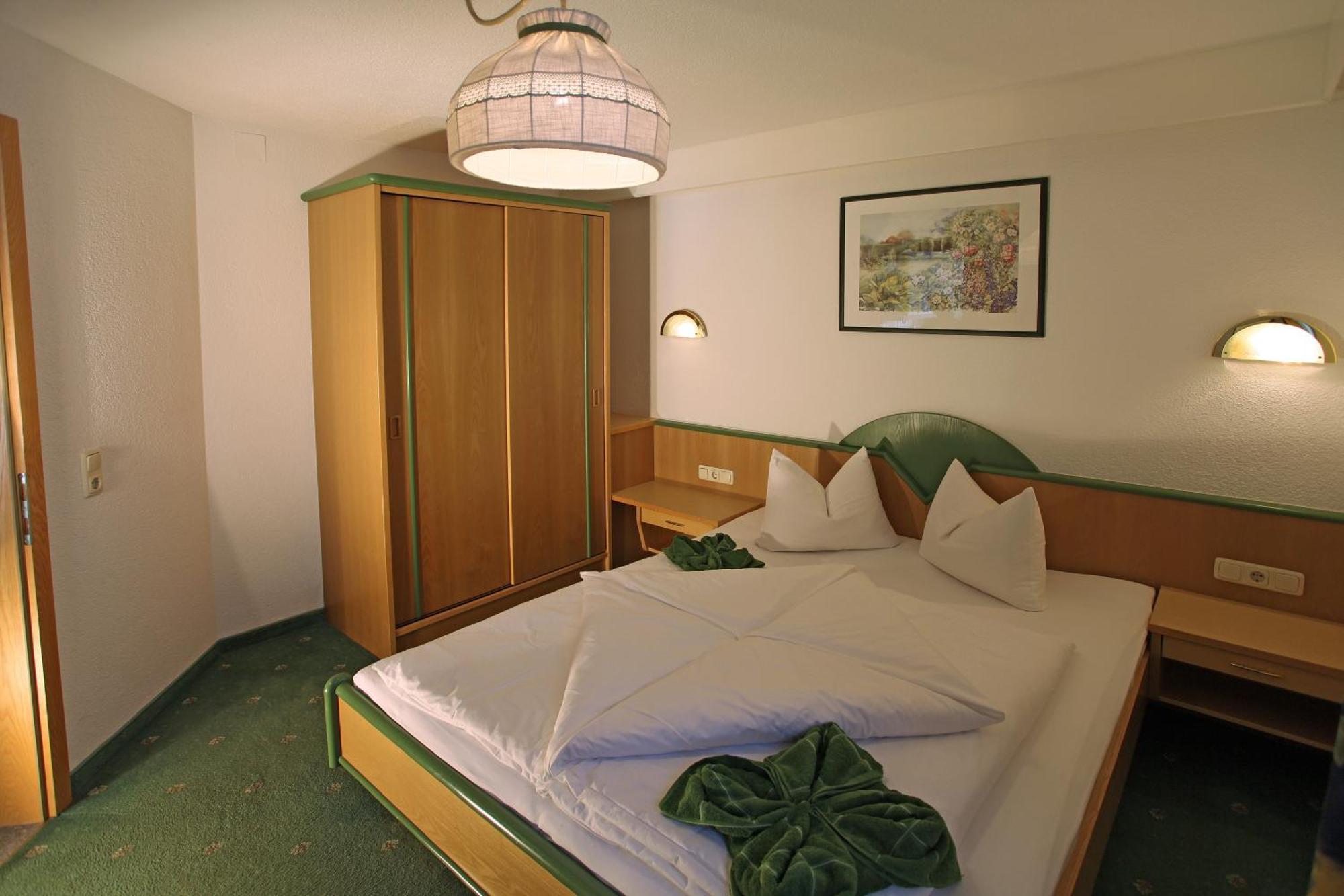 Haus Helga Hotel คัพเพิล ภายนอก รูปภาพ